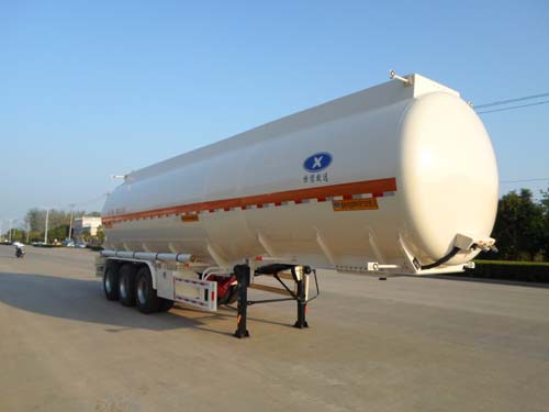 恒信致远11.8米31吨3轴易燃液体罐式运输半挂车(CHX9406GRY)