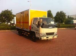 爆破器材运输车