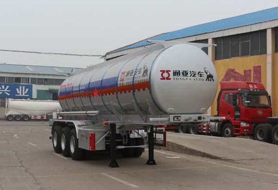 通亚达10.1米31.8吨3轴易燃液体罐式运输半挂车(CTY9401GRYLH)