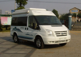 旅居车