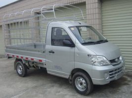 仓栅式运输车