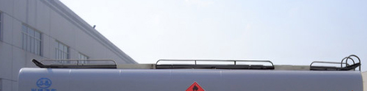 兴扬XYZ9400GRYA易燃液体罐式运输半挂车公告图片