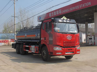 程力威牌CLW5254GFWC4腐蚀性物品罐式运输车图片