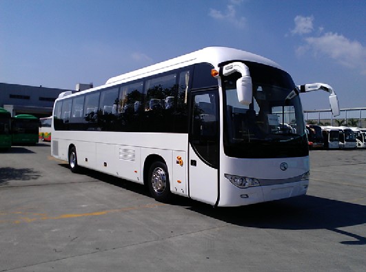 金龙12米24-57座客车(XMQ6120BCD5D)