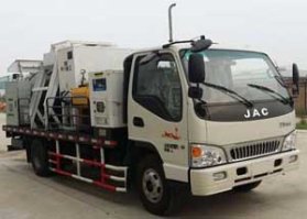路面养护车