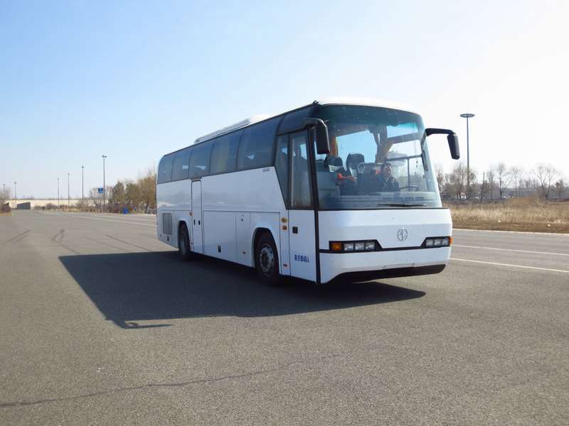 北方11米24-49座豪华旅游客车(BFC6112L1D5)