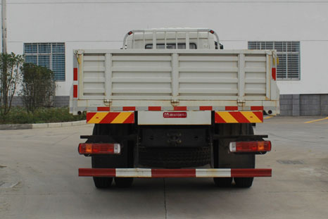 CGC1250D5CBHA 大运245马力前四后四(小三轴)柴油8.6米国五载货汽车图片