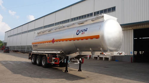 运力11.1米31.6吨3轴易燃液体罐式运输半挂车(LG9403GRY)