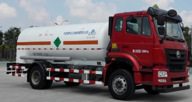 低温液体运输车
