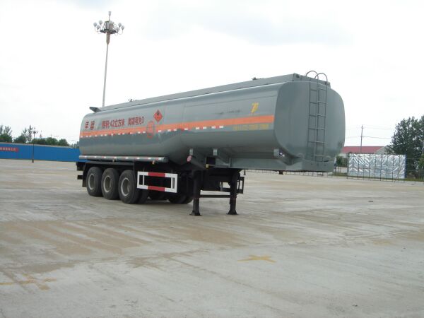 特运11米30吨3轴化工液体运输半挂车(DTA9401GHY)