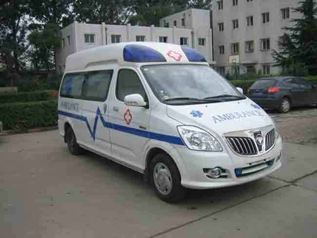 福田牌BJ5036XJH-XD监护型救护车图片