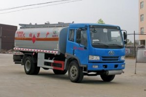 程力威牌CLW5160GYYC4运油车