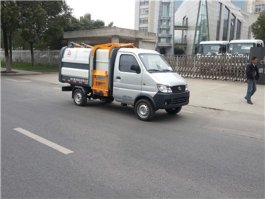自装卸式垃圾车