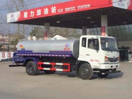 绿化喷洒车