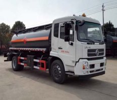 易燃液体罐式运输车