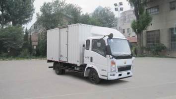 豪沃牌ZZ5047XXYD3815D145厢式运输车