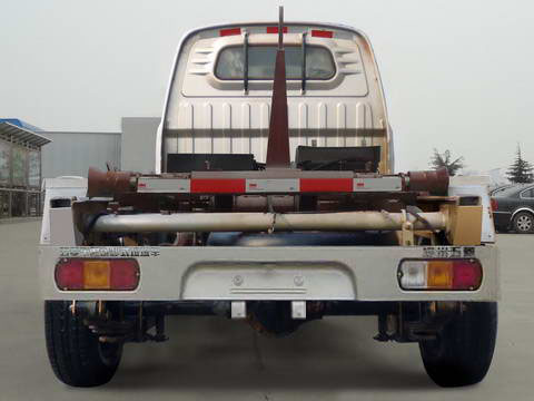五菱牌LQG5029ZXXBF车厢可卸式垃圾车公告图片