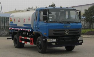 洒水车