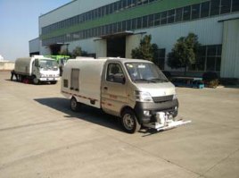 路面养护车