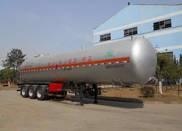 四六13米25吨3轴液化气体运输半挂车(WHC9409GYQ2)