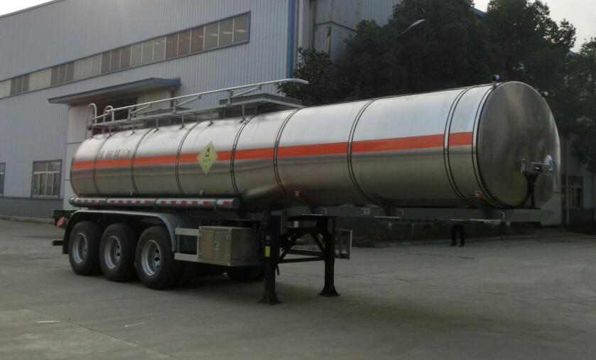 醒狮10.5米32吨3轴氧化性物品罐式运输半挂车(SLS9402GYW)
