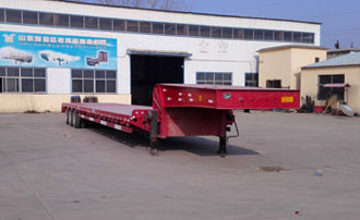 鸿运达16米32吨6轴低平板半挂车(ZZK9401TDP)
