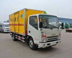 爆破器材运输车