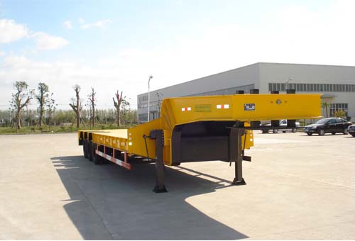 天明13米31.7吨3轴低平板半挂车(TM9403TDP)