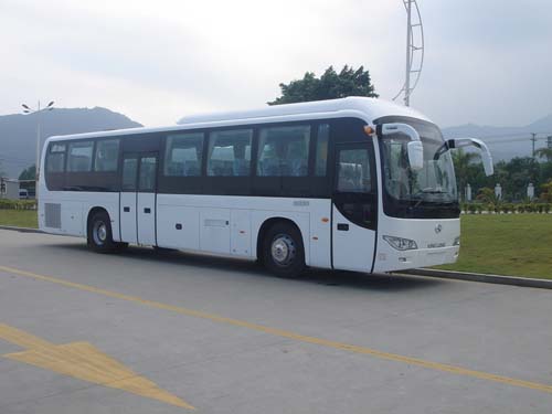 金龙12米10-57座混合动力城市客车(XMQ6120BGPHEVD5)