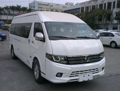 金旅6.1米10-18座纯电动客车(XML6609JEVH0)