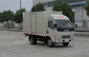东风牌DFA5030XXY30D2AC厢式运输车