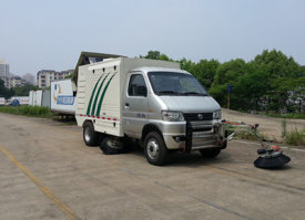 纯电动扫路车