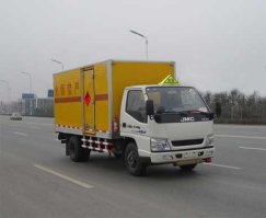 爆破器材运输车