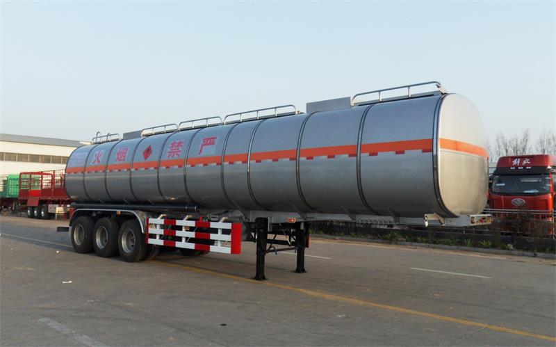 华宇达12.3米29.6吨3轴易燃液体罐式运输半挂车(LHY9402GRY)