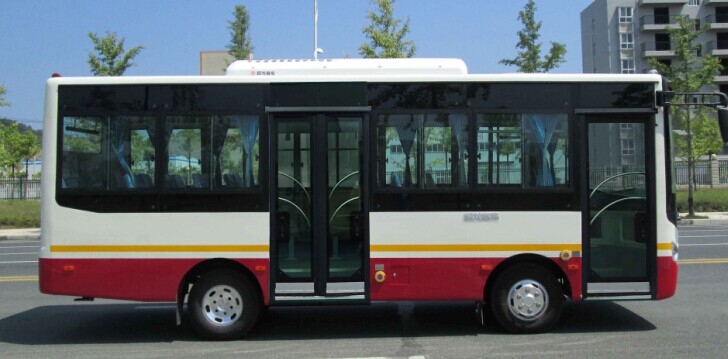 东风EQ6711CTV城市客车公告图片