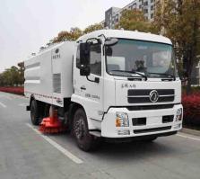 扫路车