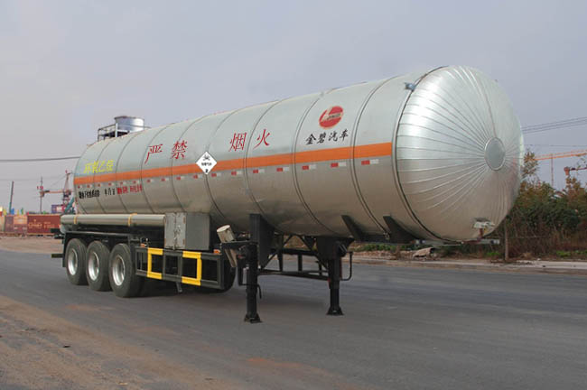 金碧12.3米27.7吨3轴液化气体运输半挂车(PJQ9406GYQA)