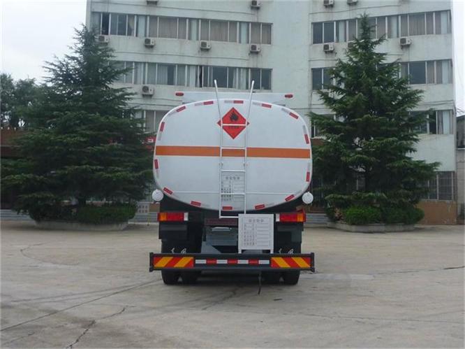东风牌DFZ5250GRYA12易燃液体罐式运输车公告图片