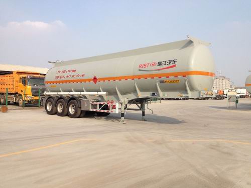 瑞江12米30.3吨3轴易燃液体罐式运输半挂车(WL9405GRYE)