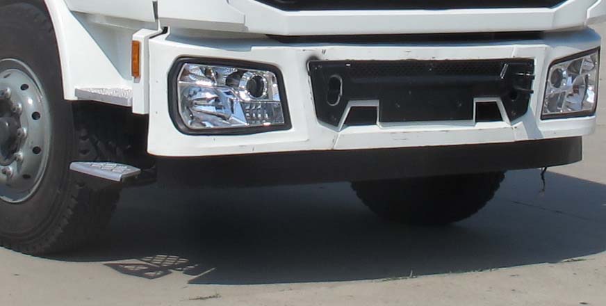 SX1210LC3 陕汽375马力前四后四(小三轴)柴油载货汽车底盘图片
