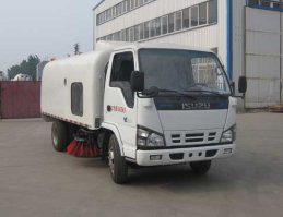 扫路车