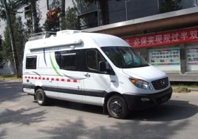 旅居车