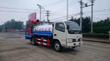 绿化喷洒车