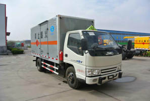 爆破器材运输车