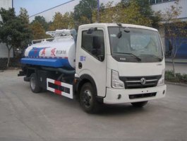 吸粪车