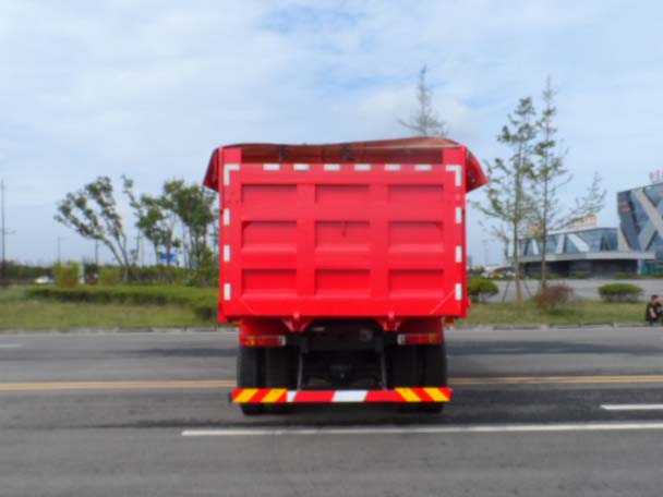 红岩牌CQ5315ZLJHMVG336S自卸式垃圾车公告图片