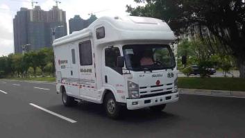 旅居车