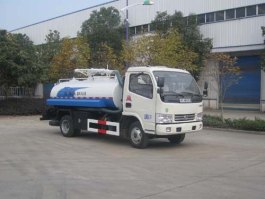 吸粪车