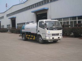 绿化喷洒车