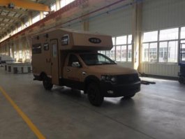 旅居车